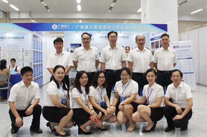 1529988352101589.jpg 工作人员合影1.jpg
