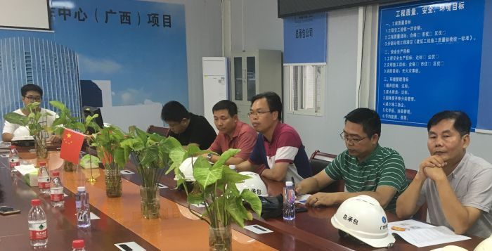 陈祖训在总结会上讲话。卢文清摄.jpg