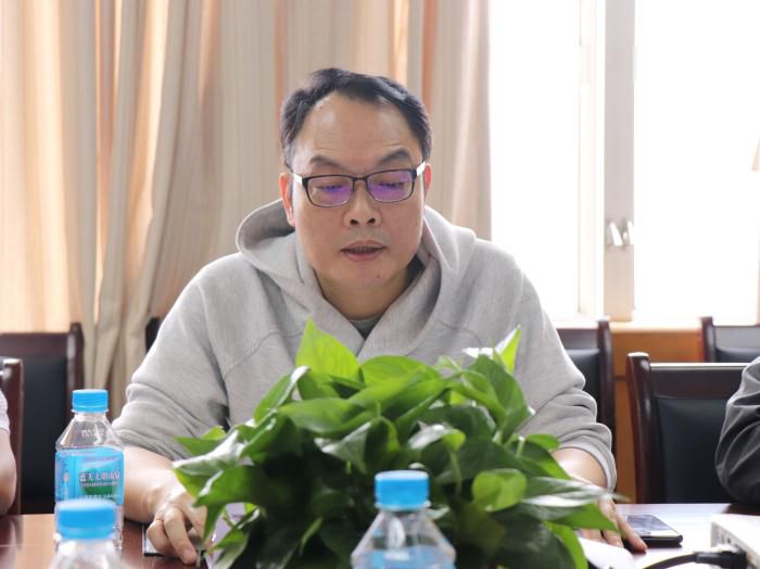 6周兴耀出席并讲话。谭倩文 摄_700x524.jpg