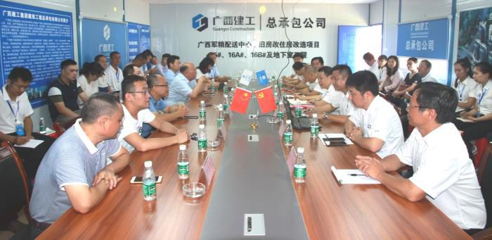 1.1座谈会现场。邓灿滨 摄700.JPG