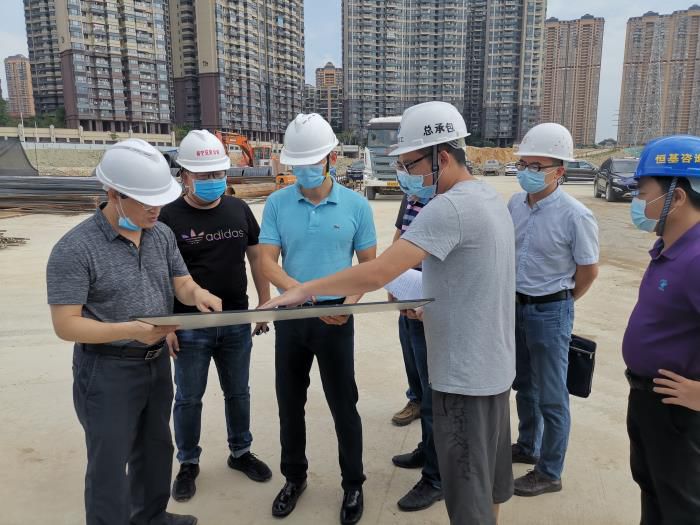 2.1调研现场。潘治昆 摄700.jpg