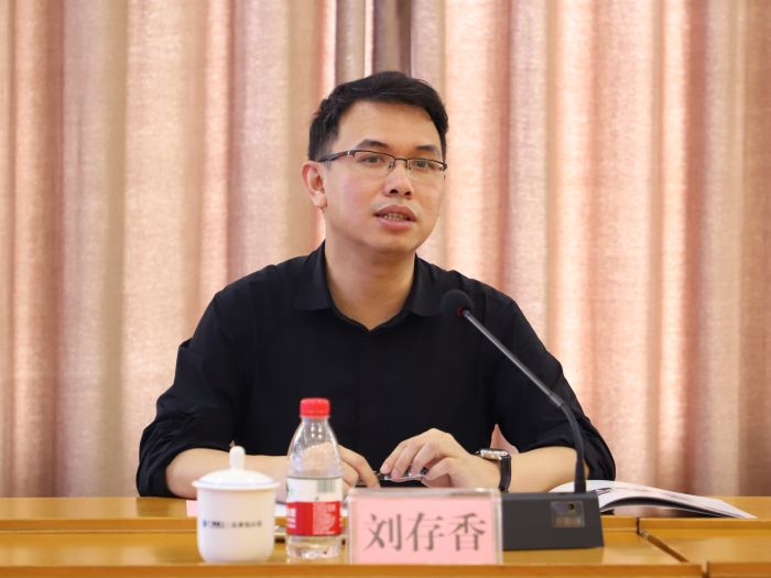 刘存香讲话。李立云 摄.jpg