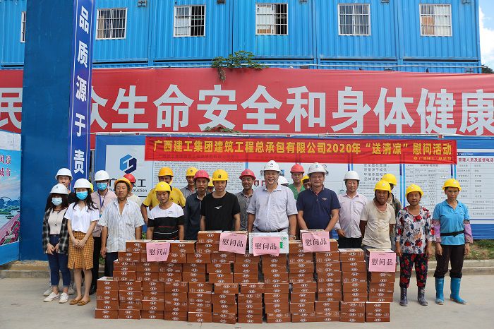 锦官阁项目送清冷。张钊林 摄.JPG
