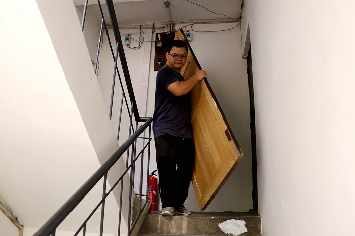 1597916962135980.jpg 5.1算帐楼路内的杂物.JPG