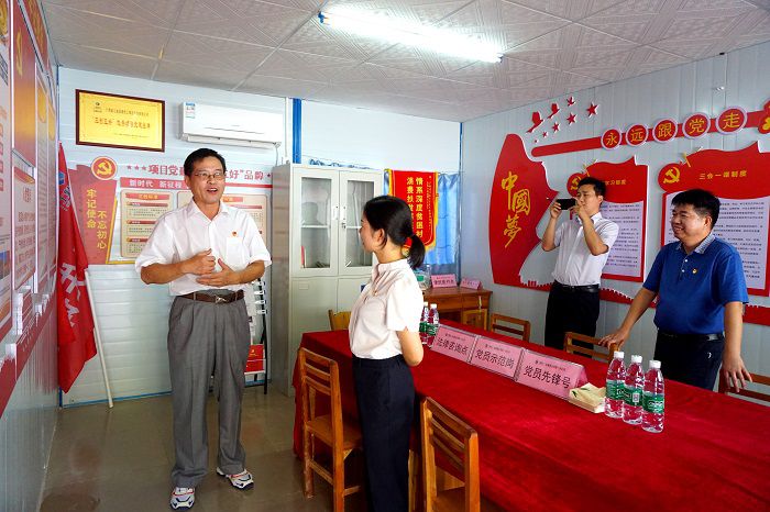 （备。┎榭吹持Р炕疃。谢微旋 摄.JPG
