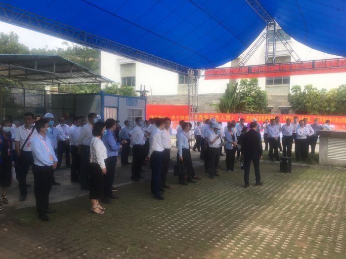 52视察现场。刘彩凤 摄.jpg