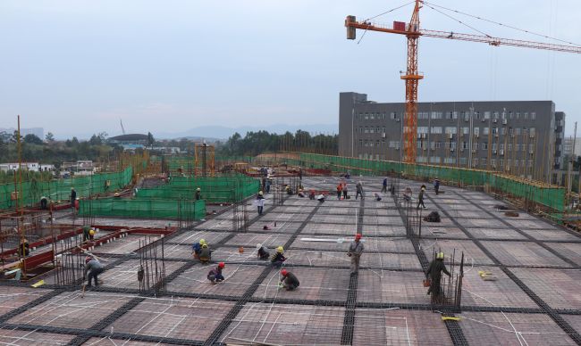 广西交通职业技术学院四塘校区项目赶工现。ńㄍ迹.jpg
