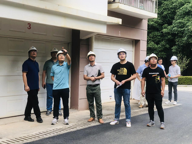 查抄现场。陈晓赟 摄（建图）.png