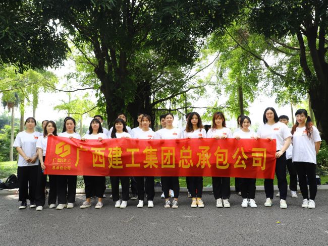 座谈会现场。杨桂峰 摄（建图）.jpg