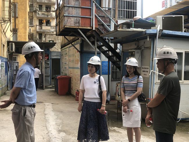 李红梅视察项目现场。商秋劲 摄（建图）.jpg