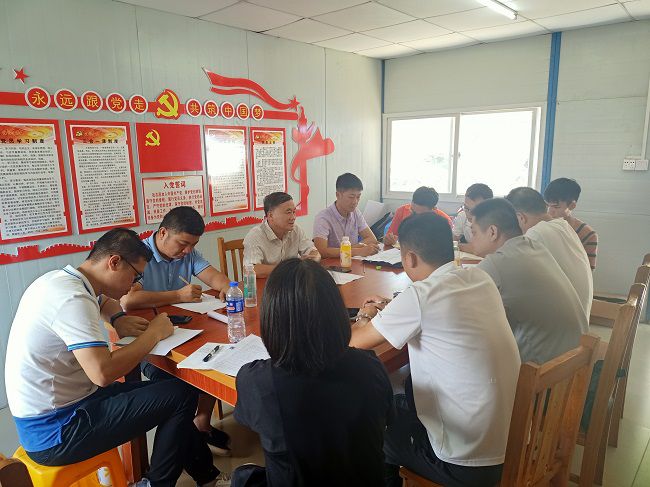 1会议现场；谱似 摄（建图）.jpg