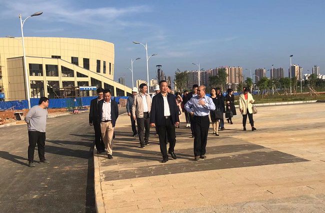 调研现场。何传康 摄（建图）.jpg