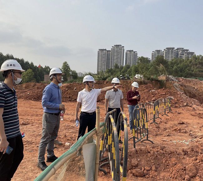 查抄现场。梁荣程 摄（建图）.jpg