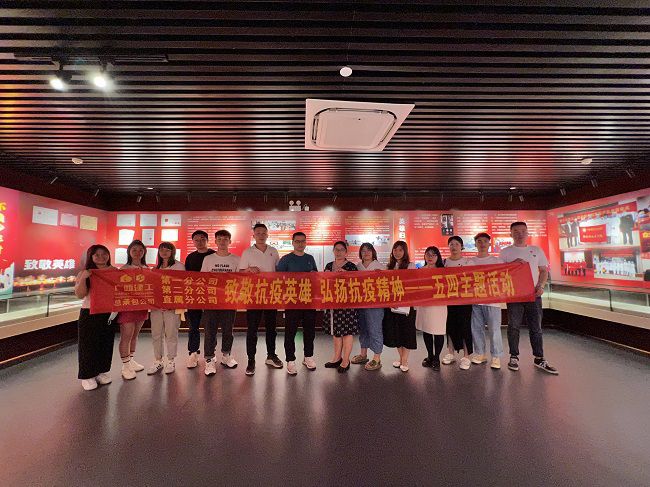 合影留想；畦￡ 摄（建图）.jpg