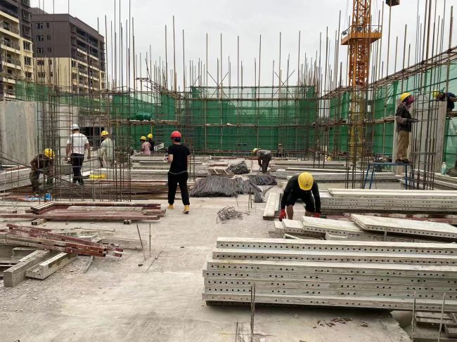 楼面施工。马幼云 摄（建图）.jpg