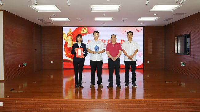 颁奖合影。李立云摄（建图）.jpg